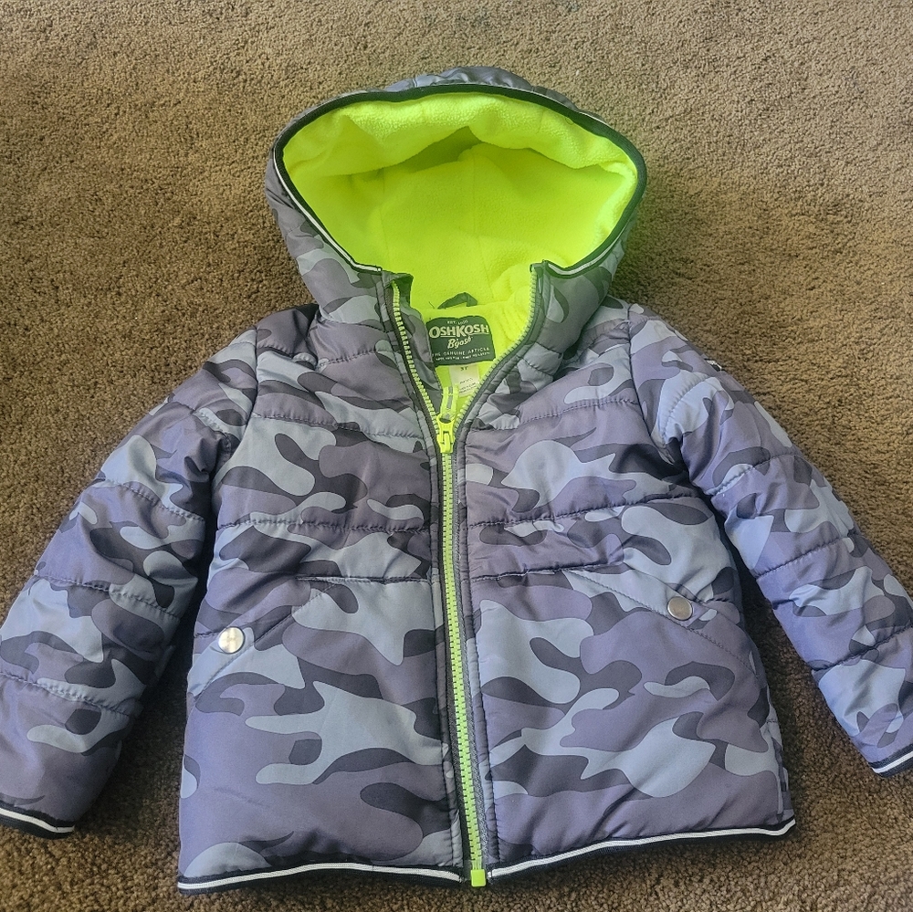 EUC Oshkosh Camo Puffer Jacket